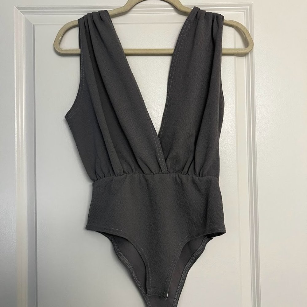 Boohoo Grey V Neck Plunge Tank Top Body Suit Size 8